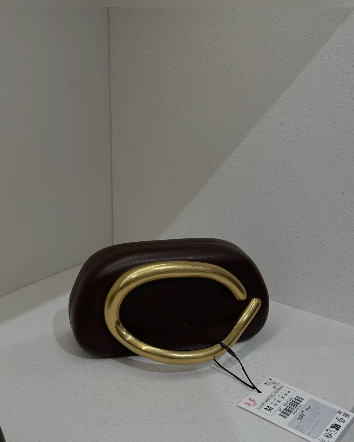 Gold closure Clutch - Image 3