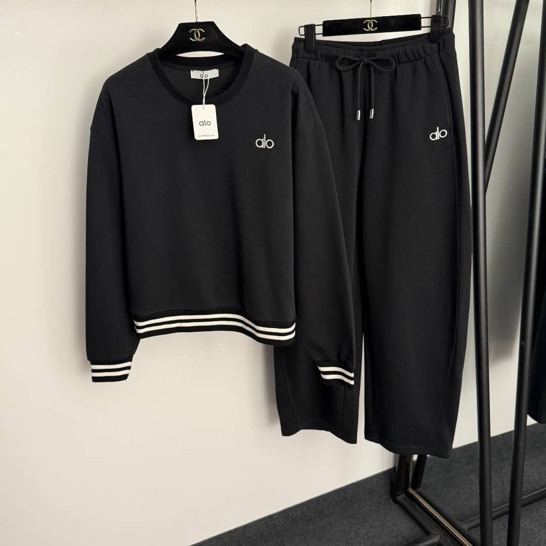 Alo Sweat Suit - Image 3